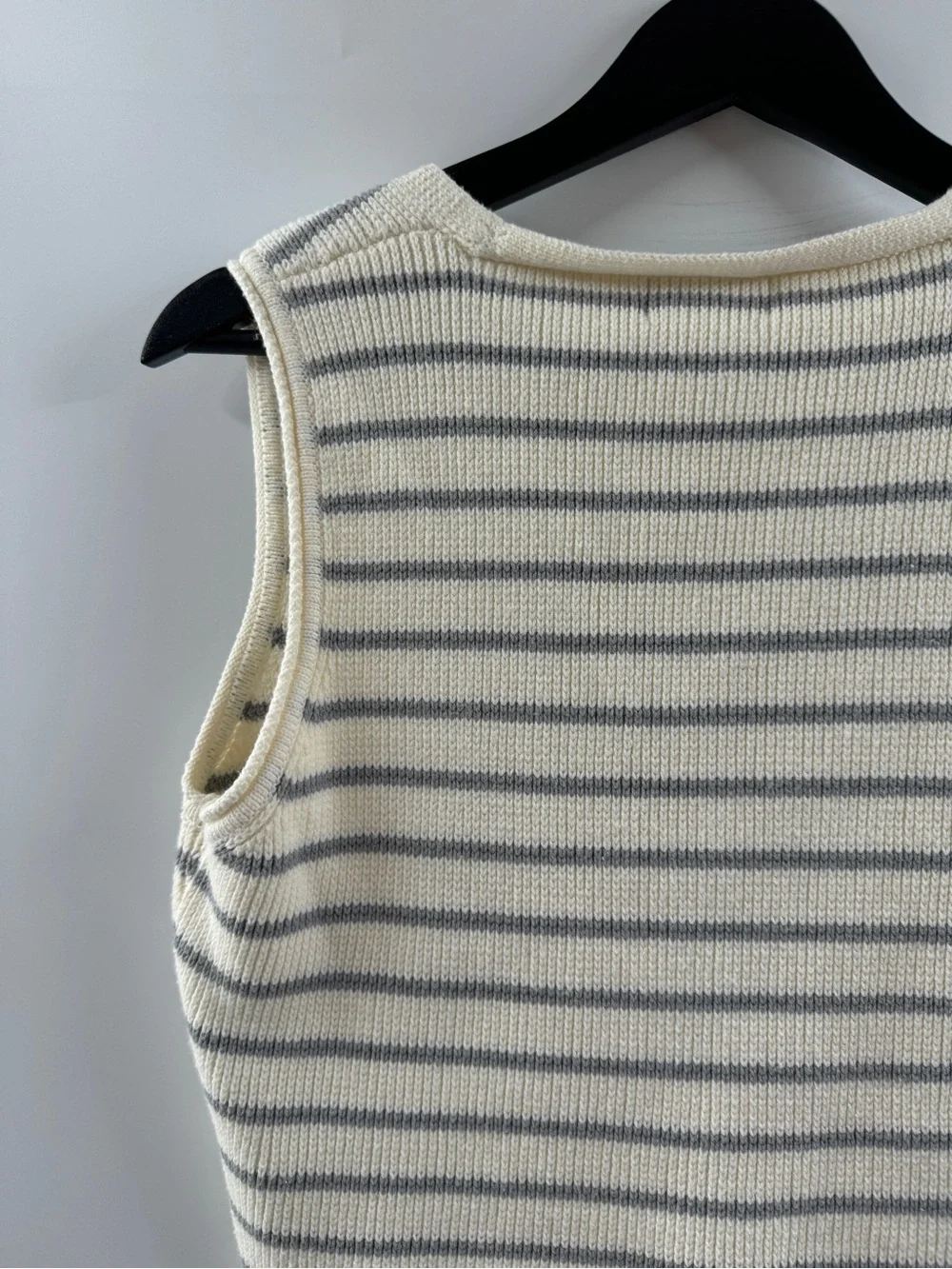 Sincerely Jules Striped Sweater Vest – Women's Large - Picture 7 of 8